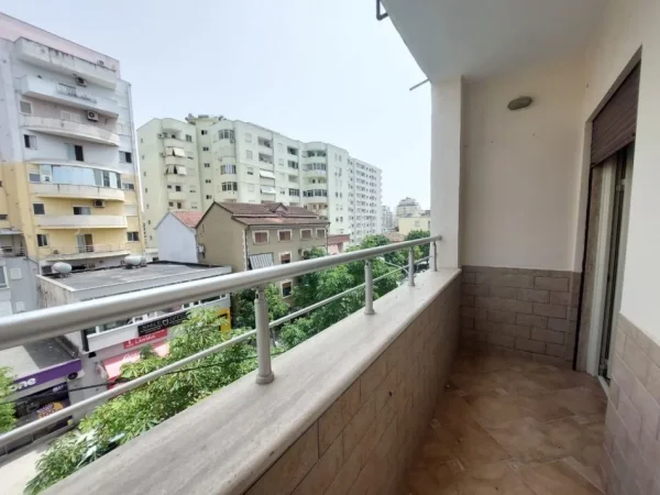 Durres, shitet apartament 2+1+Ballkon Kati 4, 91 m² 135.000 € (Ne krah te Polisice)