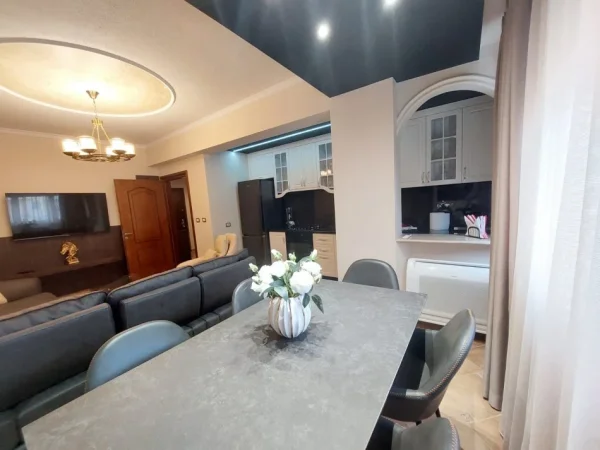 Durres, shitet apartament 2+1+Ballkon Kati 4, 91 m² 135.000 € (Ne krah te Polisice)