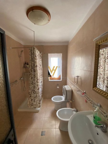 Tirane, jepet me qera apartament 2+1+Ballkon Kati 5, 80 m² 600 € (RRUGA QEMAL STAFA)