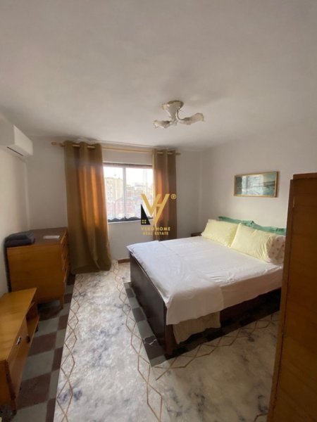 Tirane, jepet me qera apartament 2+1+Ballkon Kati 5, 80 m² 600 € (RRUGA QEMAL STAFA)