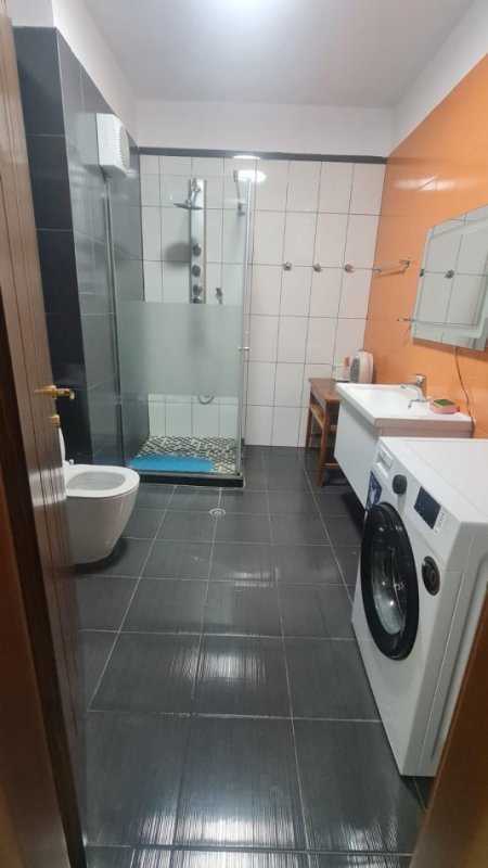 Tirane, jepet me qera apartament 3+1+Aneks+Ballkon Kati 4, 115 m² 700 € (Rr. Don Bosko)