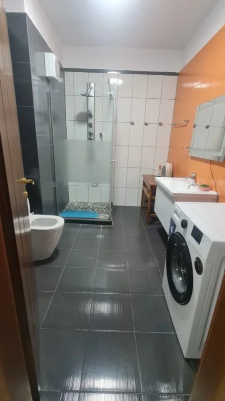 Tirane, jepet me qera apartament 3+1+Aneks+Ballkon Kati 4, 115 m² 700 € (Rr. Don Bosko)