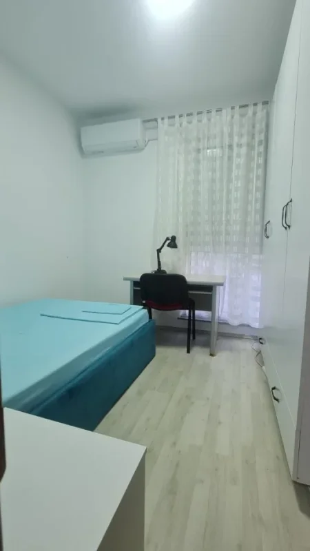 Tirane, jepet me qera apartament 3+1+Aneks+Ballkon Kati 4, 115 m² 700 € (Rr. Don Bosko)