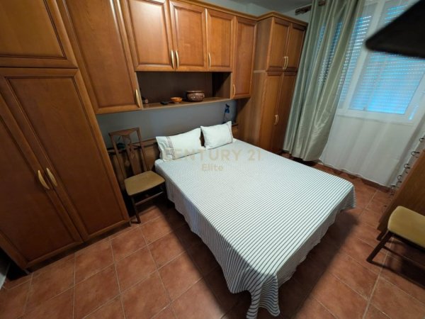 Tirane, jepet me qera apartament 2+1 Kati 8, 80 m² 600 € 