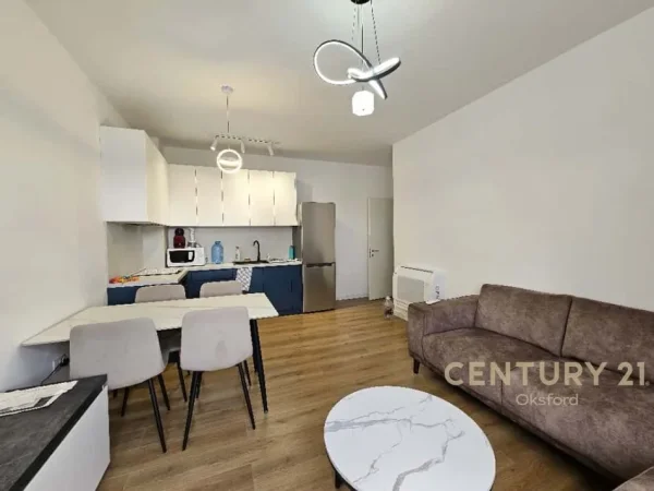Tirane, jepet me qera apartament 3+1 Kati 9, 104 m² 700 € (ISH FUSHA AVIACIONIT)