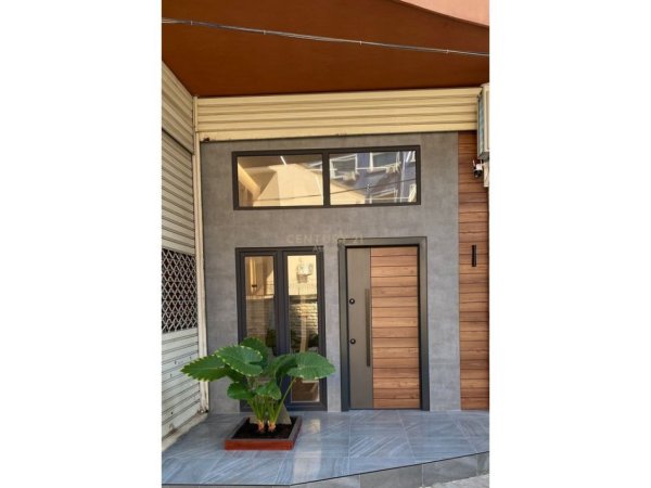Tirane, jepet me qera dyqan Kati 0, 42 m² 500 € (Ali Demi)