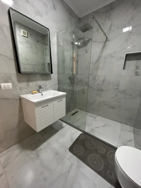 Tirane, jepet me qera apartament 2+1 Kati 3, 120 m² 1.000 € 