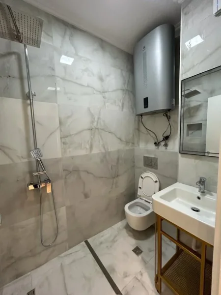 Tirane, jepet me qera apartament 2+1 Kati 3, 120 m² 1.000 € 