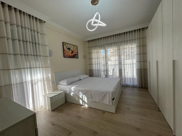 Tirane, jepet me qera apartament 2+1 Kati 3, 120 m² 1.000 € 