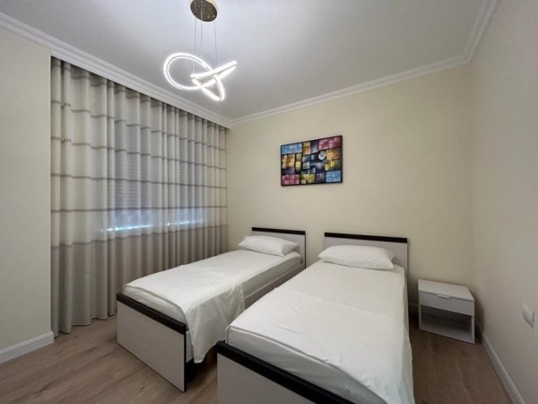 Tirane, jepet me qera apartament 2+1 Kati 3, 120 m² 1.000 € 