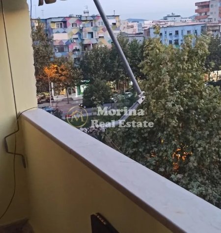 Tirane, jepet me qera apartament 2+1 Kati 2, 80 m² 500 € (Brryli)