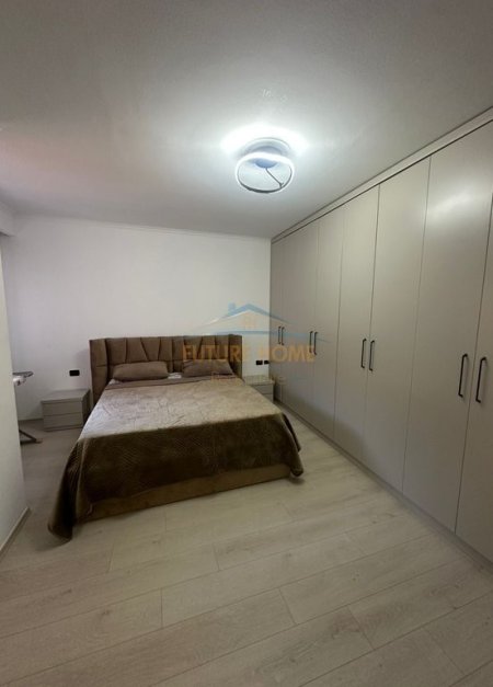 Tirane, jepet me qera apartament 2+1 Kati 3, 116 m² 850 € (Brryli)