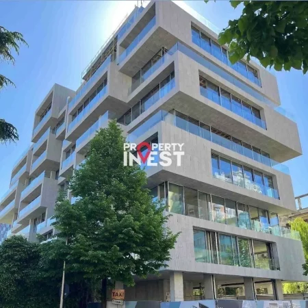 Tirane, jepet me qera ambjent biznesi Kati 3, 268 m² 12.000 € (Blloku)
