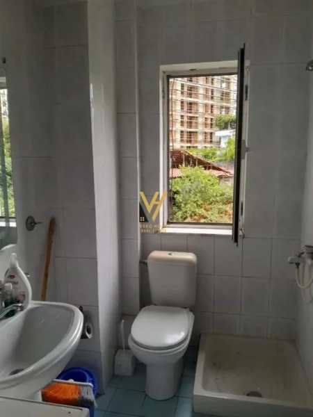 Tirane, jepet me qera apartament 2+1+Ballkon Kati 4, 63 m² 115.000 € (ALI DEMI)