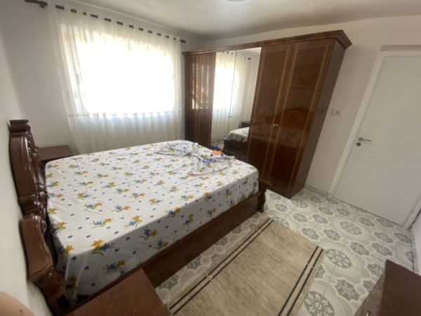 Tirane, jepet me qera apartament 2+1+Ballkon Kati 4, 75 m² 600 € (ISH RESTORANT DURRESI)