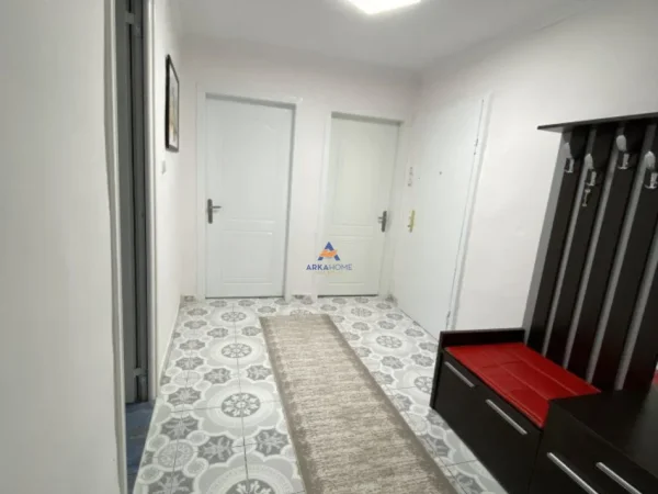 Tirane, jepet me qera apartament 2+1+Ballkon Kati 4, 75 m² 600 € (ISH RESTORANT DURRESI)