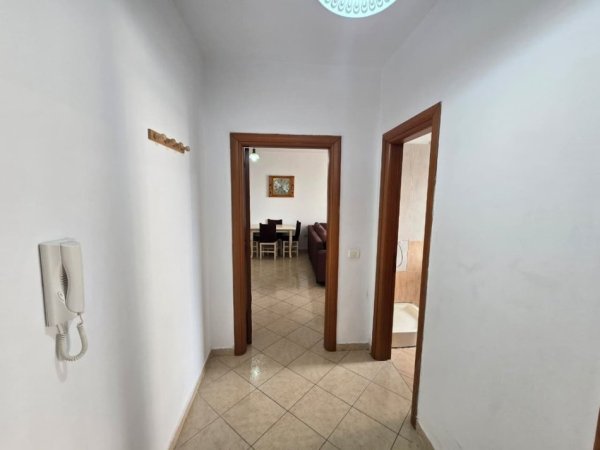 Tirane, shitet apartament 1+1+Ballkon Kati 3, 72 m² 105.000 € 