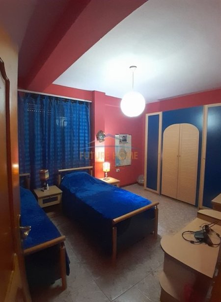 Tirane, jepet me qera Vile 3+1 Kati 5, 287 m² 5.000 € (Brryli)