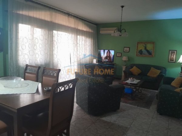 Tirane, jepet me qera Vile 3+1 Kati 5, 287 m² 5.000 € (Brryli)