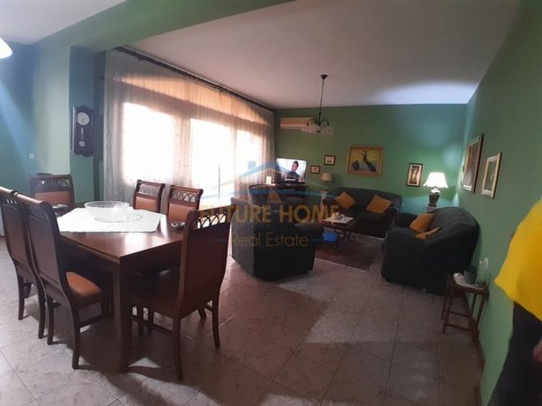 Tirane, jepet me qera Vile 3+1 Kati 5, 287 m² 5.000 € (Brryli)