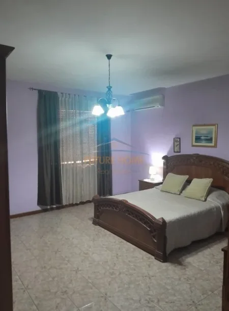 Tirane, jepet me qera Vile 3+1 Kati 5, 287 m² 5.000 € (Brryli)