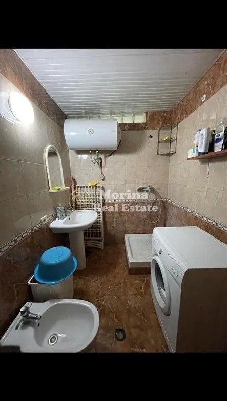 Tirane, jepet me qera apartament 1+1 Kati 4, 50 m² 500 € (Myslym Shyri)