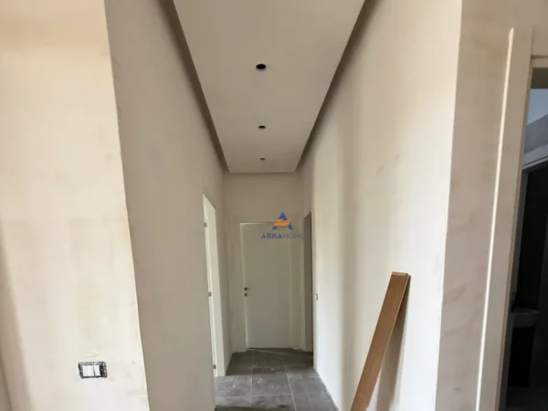 Tirane, shitet apartament 2+1+Ballkon Kati 5, 118 m² 180.000 € (TE BULEVARDI I RI,RRUGA DINE HOXHA)