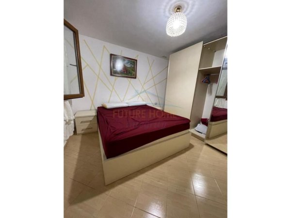 Tirane, jepet me qera apartament 2+1 Kati 1, 75 m² 500 € (Rruga Vllazen Huta)