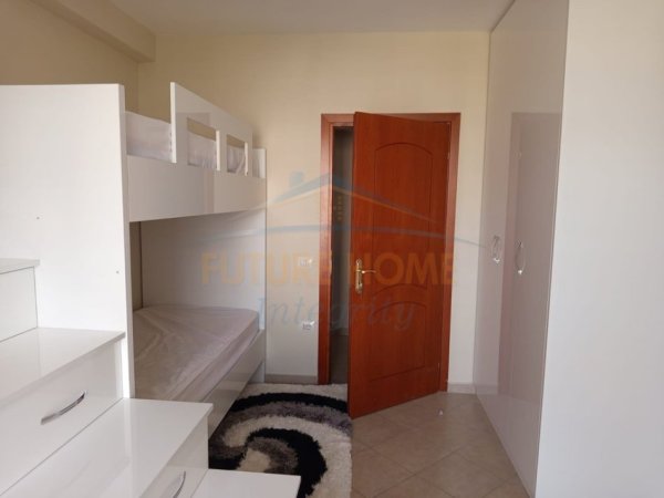Tirane, jepet me qera apartament 2+1+Ballkon Kati 4, 110 m² 550 € (Unaza e Re)