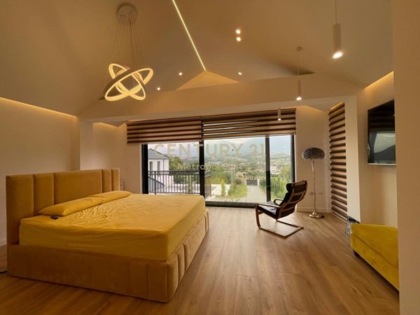 Tirane, jepet me qera Vile 2 Katshe , 2.000 m² 4.500 € 