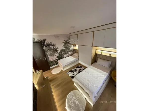 Tirane, jepet me qera apartament 2+1 Kati 5, 69 m² 650 € (Tirana e Re)