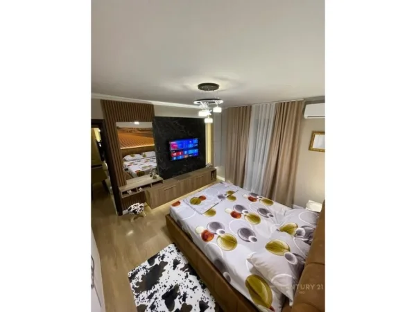 Tirane, jepet me qera apartament 2+1 Kati 5, 69 m² 650 € (Tirana e Re)