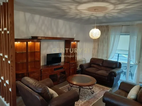 Tirane, jap me qera apartament 2+1+Ballkon Kati 1, 103 m² 800 € 