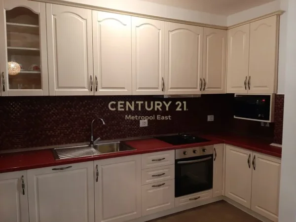 Tirane, jap me qera apartament 2+1+Ballkon Kati 1, 103 m² 800 € 