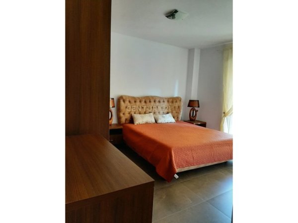 Tirane, jap me qera apartament 2+1+Ballkon Kati 1, 103 m² 800 € 
