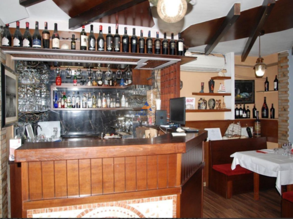 Tirane, shitet bar-kafe Kati 0, 350 m² 50.000 € (TE SHALLVARET)