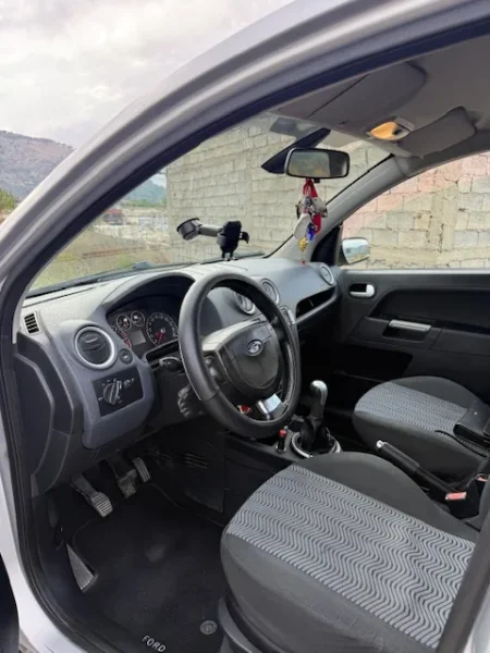 Berat, makine Ford Fuzion Nafte, manuale Kondicioner 238.000 km 3.000 €