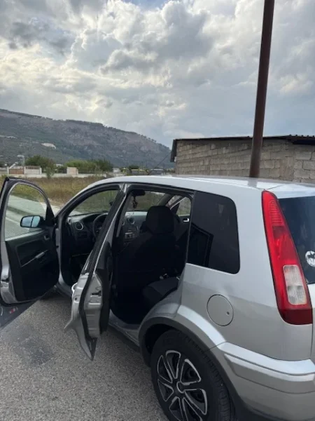 Berat, makine Ford Fuzion Nafte, manuale Kondicioner 238.000 km 3.000 €