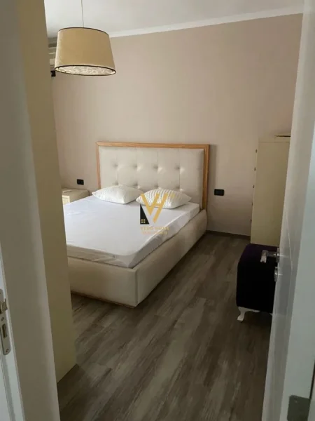Tirane, jepet me qera apartament 2+1+Ballkon Kati 2, 75 m² 550 € (PORCELAN)