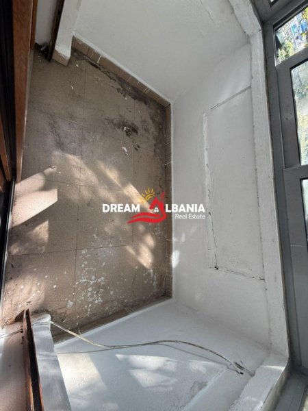 Tirane, jepet me qera zyre , 74 m² 600 € (te 21 Dhjetori prane kryqezimit me Vasil Shanton)