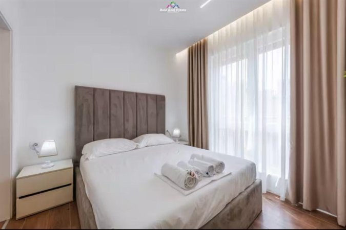 Tirane, jepet me qera apartament 1+1+Ballkon Kati 5, 55 m² 700 € (myslym shyri)