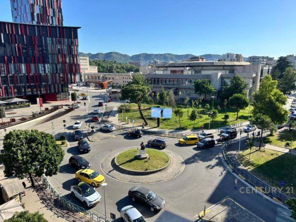 Tirane, jepet me qera zyre Kati 4, 140 m² 2.500 € 