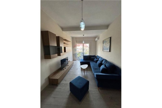 Tirane, jepet me qera apartament 1+1+Aneks+Ballkon Kati 3, 90 m² 620 € (Brryli)