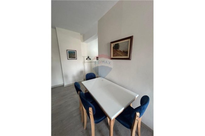 Tirane, jepet me qera apartament 1+1+Aneks+Ballkon Kati 3, 90 m² 620 € (Brryli)