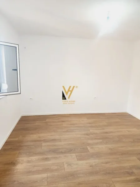 Tirane, shitet apartament 2+1+Ballkon Kati 4, 77 m² 155.000 € (ALI DEMI)