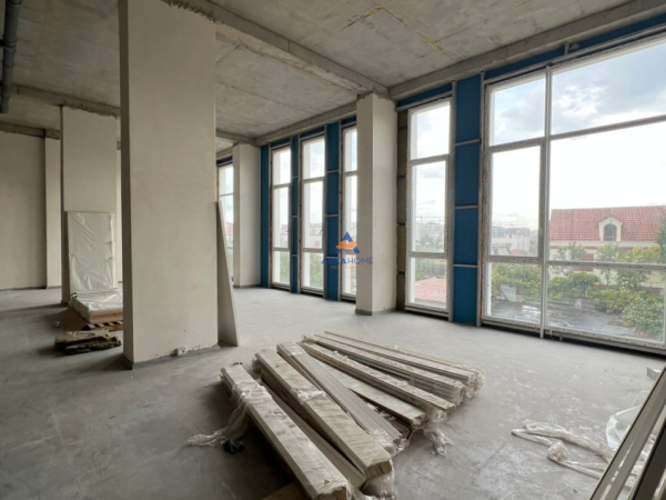 Tirane, shitet ambjent biznesi Kati 2, 550 m² (ZONE BULEVARDI I RI)