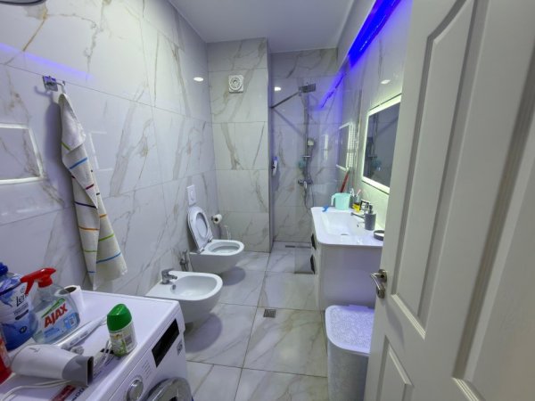 Tirane, shitet apartament 2+1 Kati 2, 125 m² 185.000 € 