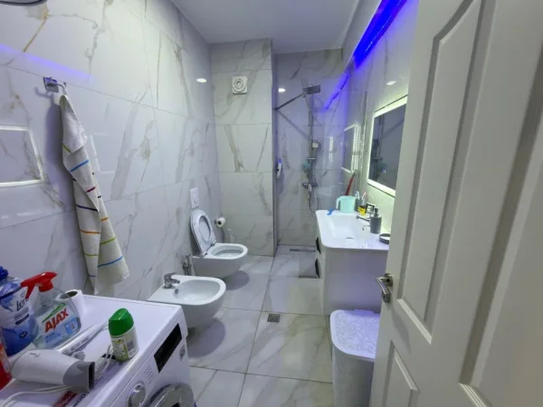 Tirane, shitet apartament 2+1 Kati 2, 125 m² 185.000 € 