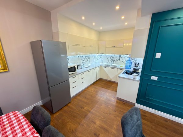 Tirane, shitet apartament 2+1 Kati 2, 125 m² 185.000 € 