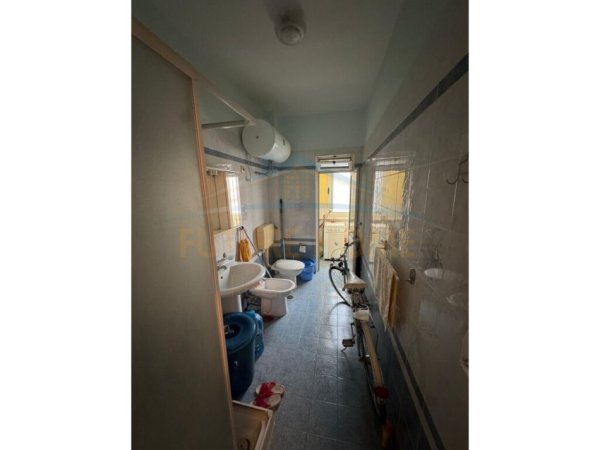 Durres, shitet apartament 2+1 Kati 5, 82 m² 90.000 € (PALLATI I SPORTIT,DURRES)